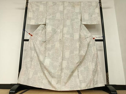平和屋着物●本場大島紬 白大島 120亀甲 飛び亀甲柄 色紙重ね花文 正絹 逸品 AAAY0206zg
