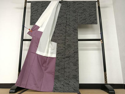 平和屋着物●本場大島紬　一元絣　風景文　黒地　西武百貨店扱い　正絹　逸品　AAAY0267zg