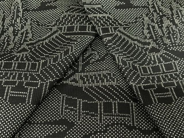 平和屋着物●本場大島紬　一元絣　風景文　黒地　西武百貨店扱い　正絹　逸品　AAAY0267zg