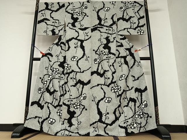 平和屋着物●本疋田絞り　小紋　舞花文　黒地　正絹　逸品　AAAY0300zg