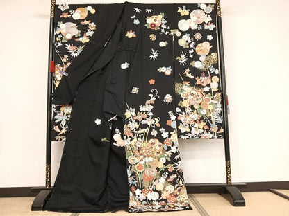 平和屋着物●豪華振袖　友禅　駒刺繍　吉祥草花文　黒地　金糸　仮絵羽　逸品　未使用　AAAY1519np