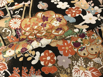 平和屋着物●豪華振袖　友禅　駒刺繍　吉祥草花文　黒地　金糸　仮絵羽　逸品　未使用　AAAY1519np