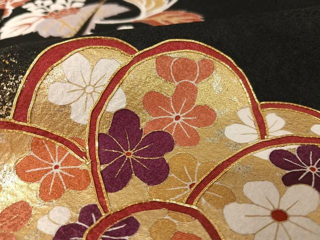 平和屋着物●豪華振袖　友禅　駒刺繍　吉祥草花文　黒地　金糸　仮絵羽　逸品　未使用　AAAY1519np