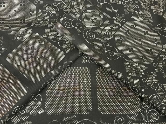 平和屋着物●本場大島紬 一元絣 更紗花文 黒地 正絹 逸品 AAAY1521np