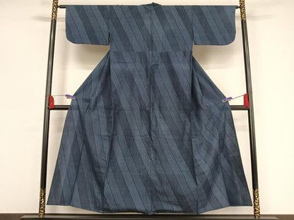 平和屋着物▽綿薩摩 東郷織物謹製 手織 160亀甲 實篤 単衣 濃紺地 逸品 AAAY1525np