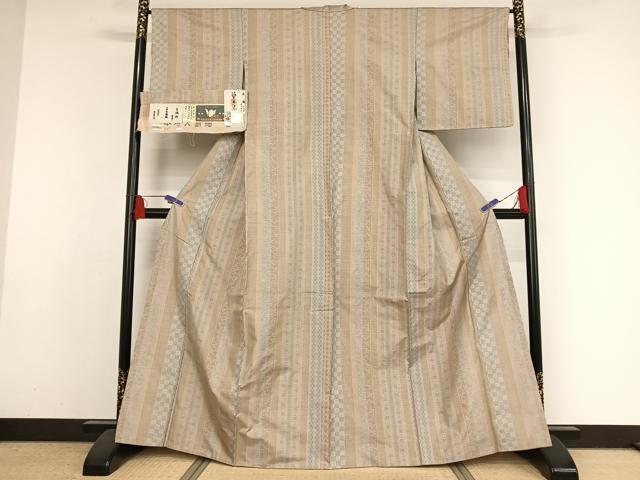 平和屋着物●東郷織物謹製　本場大島紬　手織り　草木染　160亀甲　寄せ絣縞　証紙付き　正絹　逸品　AAAY1529np