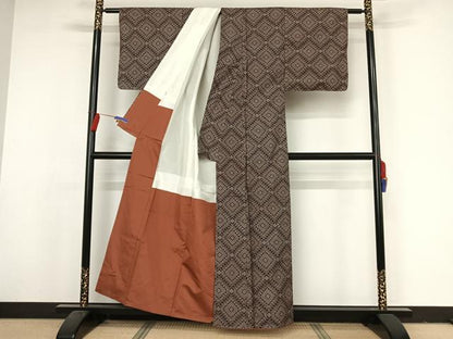 平和屋着物●本場村山大島紬　アンサンブル　菱文　反端付き　正絹　逸品　未使用　AAAY1577np