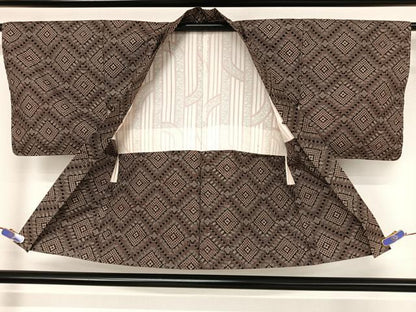 平和屋着物●本場村山大島紬　アンサンブル　菱文　反端付き　正絹　逸品　未使用　AAAY1577np