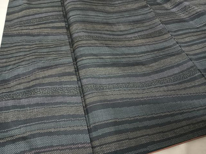 平和屋着物●本場大島紬　カタス7マルキ　変わり縞　鈴乃屋扱い　正絹　逸品　AAAY1626np