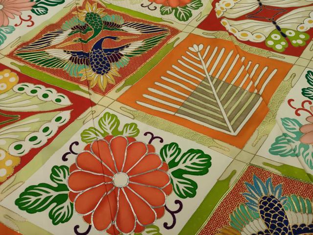 平和屋着物●豪華振袖　駒刺繍　向かい鶴花菱文　黒地　金彩　正絹　逸品　AAAY1920ck