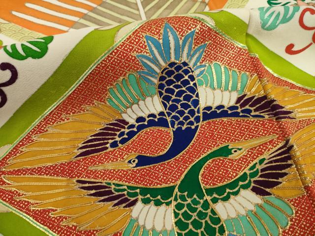 平和屋着物●豪華振袖　駒刺繍　向かい鶴花菱文　黒地　金彩　正絹　逸品　AAAY1920ck