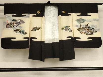 平和屋着物[]七五三　男の子　5歳　羽織・行灯袴・小物セット　鷹　地紙兜文　金銀彩　逸品　AAAY2434ja