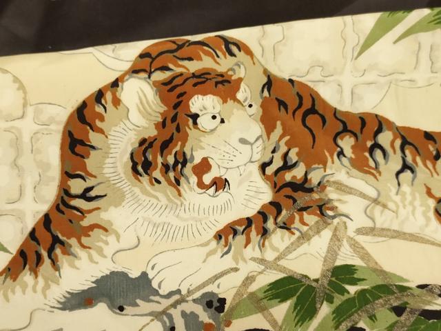 平和屋着物[]七五三　男の子　3歳　祝着・羽織・行灯袴・小物セット　虎　龍　黒地　金彩　正絹　逸品　AAAY2879ja