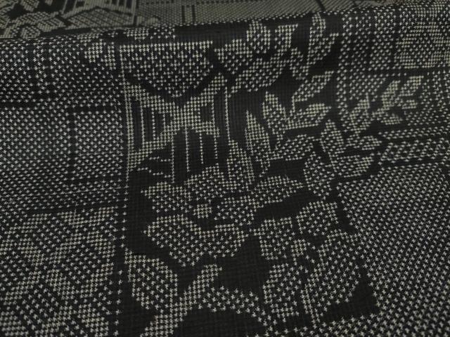 平和屋着物●本場大島紬 一元絣 色紙重ね花文 黒地 正絹 逸品 AAAY4691ck