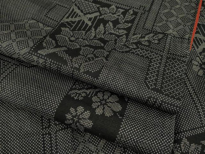 平和屋着物●本場大島紬 一元絣 色紙重ね花文 黒地 正絹 逸品 AAAY4691ck