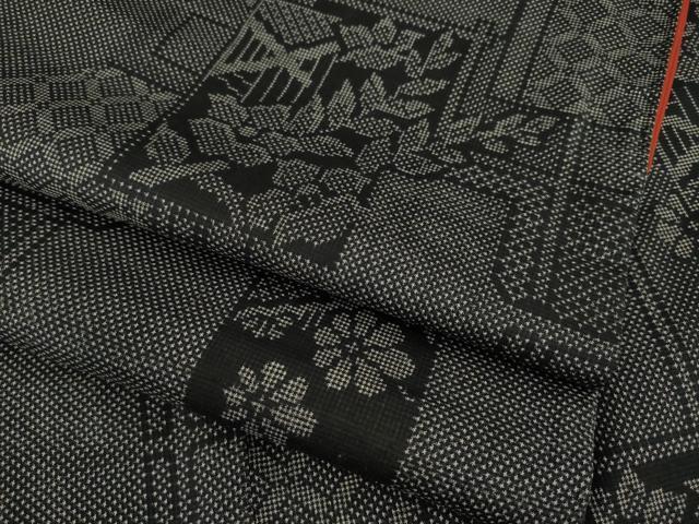 平和屋着物●本場大島紬 一元絣 色紙重ね花文 黒地 正絹 逸品 AAAY4691ck