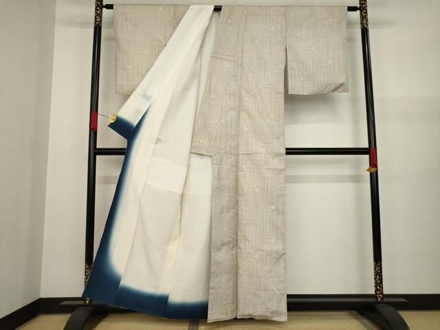 平和屋着物●本場大島紬 白大島 一元絣 幾何学文様 正絹 逸品 AAAY4763ck