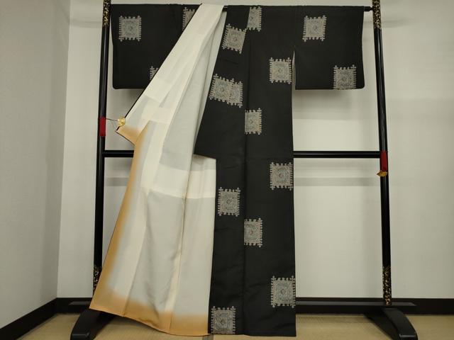 平和屋着物●本場大島紬　地空き　一元7マルキ　総絣　額縁花文　黒地　正絹　逸品　AAAY4785ck