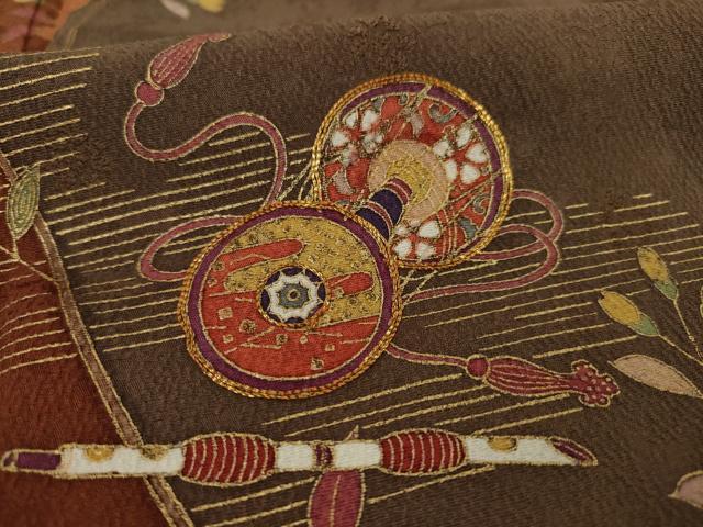 平和屋着物●訪問着 駒刺繍 楽器花文 金彩 正絹 逸品 AAAY4797ck