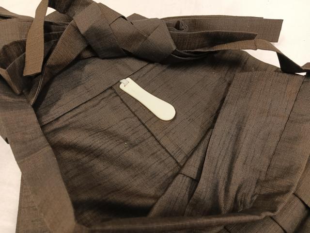 平和屋着物●男性　馬乗り袴　紬地　憲法色　正絹　逸品　AAAY5590ph 平和屋着物○男性 馬乗り袴 紬地 憲法色 正絹 逸品 AAAY5590ph