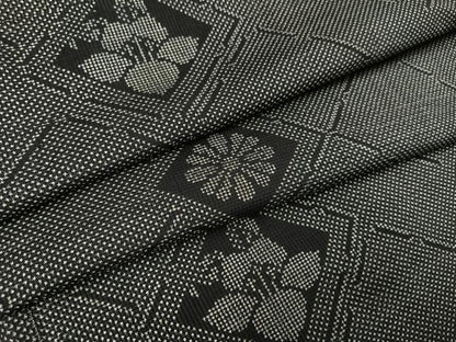 平和屋着物●本場大島紬　一元絣　花菱文　正絹　逸品　AAAY5949ph