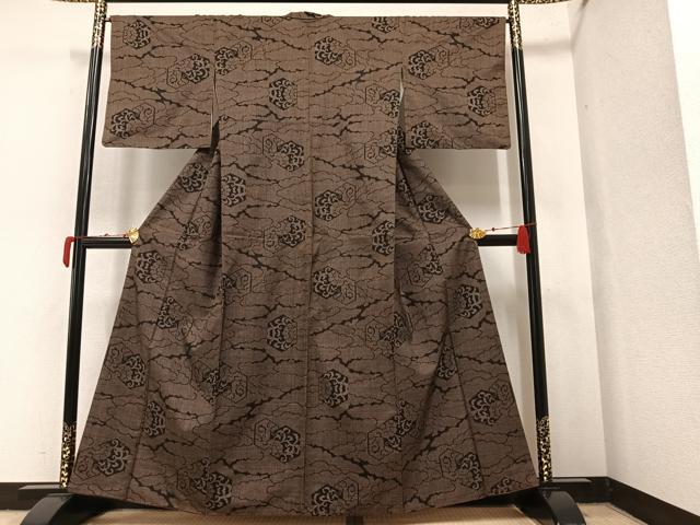 平和屋着物●本場大島紬　一元絣　雲重ね亀甲花唐草文　正絹　逸品　AAAY5987ph