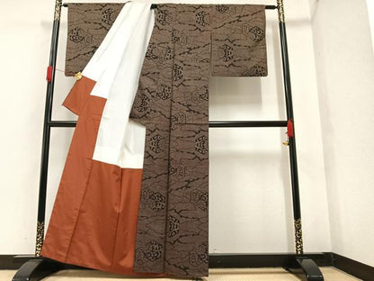 平和屋着物●本場大島紬　一元絣　雲重ね亀甲花唐草文　正絹　逸品　AAAY5987ph