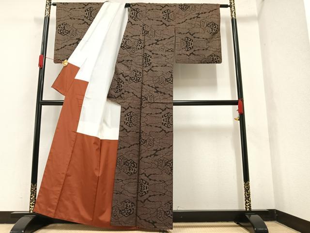 平和屋着物●本場大島紬　一元絣　雲重ね亀甲花唐草文　正絹　逸品　AAAY5987ph