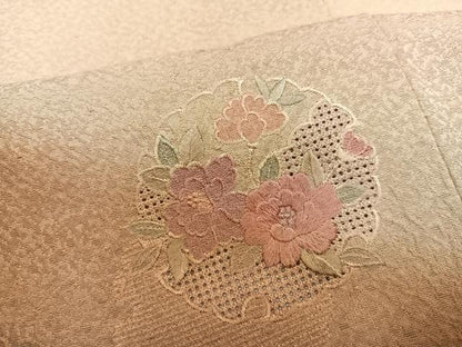平和屋着物●訪問着　中国三大刺繍　スワトウ刺繍　汕頭刺繍　雪輪草花文　暈し染め　正絹　逸品　未使用　AAAY6302ph