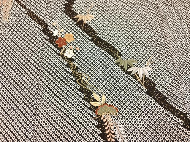 平和屋着物●訪問着 絞り 刺繍 松竹梅文 黒地 金彩 正絹 逸品 AAAY6335ph