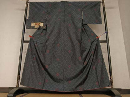 平和屋着物●本場大島紬 舞花文 証紙付き 正絹 逸品 未使用 AAAY6552zg