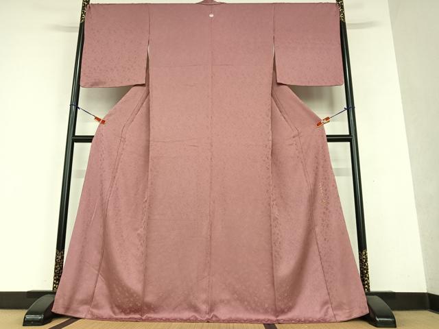 平和屋着物●世界的友禅作家　千地泰弘　色無地　花宝尽くし地紋　浅蘇芳色　正絹　逸品　未使用　AAAY6617zg