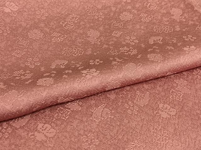 平和屋着物●世界的友禅作家　千地泰弘　色無地　花宝尽くし地紋　浅蘇芳色　正絹　逸品　未使用　AAAY6617zg