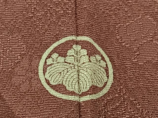 平和屋着物●世界的友禅作家　千地泰弘　色無地　花宝尽くし地紋　浅蘇芳色　正絹　逸品　未使用　AAAY6617zg