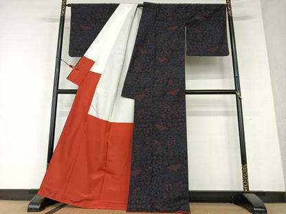 平和屋着物●本場結城紬　重要無形文化財　80亀甲　草花文　正絹　逸品　AAAY6634zg