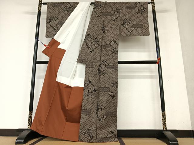平和屋着物●本場大島紬 泥染め カタス9マルキ 草花文 正絹 逸品 AAAY6637zg