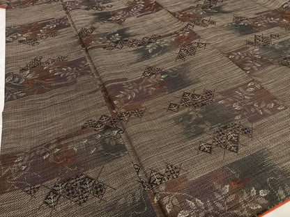 平和屋着物●本場大島紬　泥染め　カタス9マルキ　横段草花文　正絹　逸品　AAAY6678zg