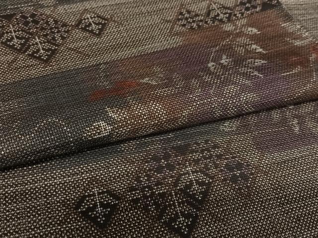 平和屋着物●本場大島紬　泥染め　カタス9マルキ　横段草花文　正絹　逸品　AAAY6678zg