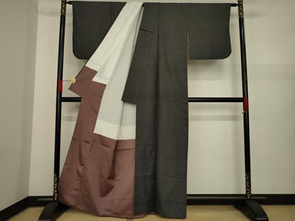 平和屋着物●上質な紬 亀甲文 黒地 正絹 逸品 AAAY7365ck