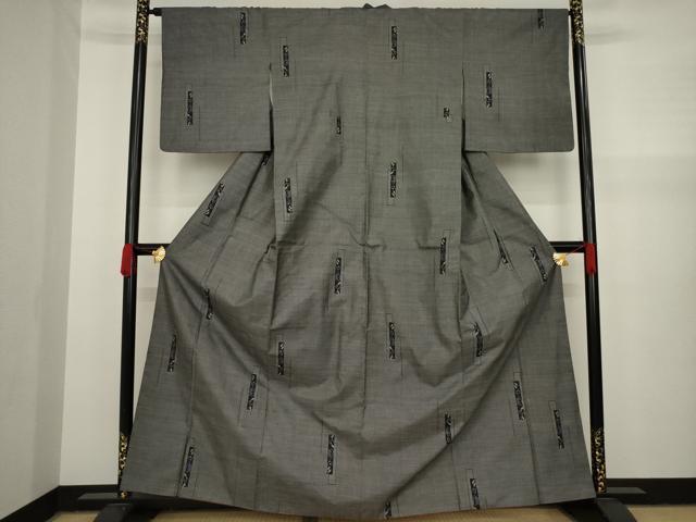 平和屋着物●本場大島紬 カタス9マルキ 短冊葡萄唐草文 黒地 正絹 逸品 AAAY7383ck