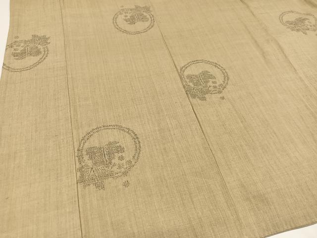 平和屋着物●本場結城紬　重要無形文化財　100亀甲　飛び亀甲柄　舞葉文　榛色地　正絹　逸品　AAAY8958ph　