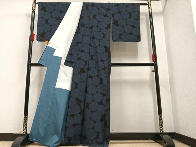 平和屋着物●本場大島紬　古代泥染め　カタス7マルキ　雪輪　福章　伝統工芸士・米田元七作　証紙付き　正絹　逸品　未使用　AAAY8992ph