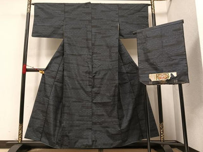 平和屋着物●本場大島紬 吉祥文 証紙付き 正絹 逸品 AAAY8995ph