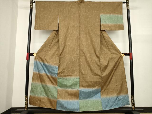 平和屋着物●本場染大島紬 訪問着 横段市松花文 千鳥 暈し染め 正絹 逸品 AAAY9008ck