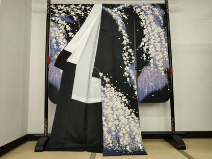 平和屋着物●豪華振袖　刺繍　枝垂れ桜文　暈し染め　黒地　金糸　正絹　逸品　AAAY9009ck