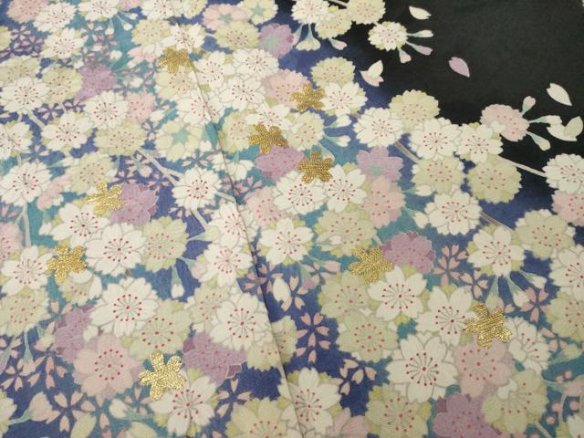 平和屋着物●豪華振袖　刺繍　枝垂れ桜文　暈し染め　黒地　金糸　正絹　逸品　AAAY9009ck