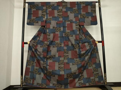 平和屋着物●本場大島紬　一元絣　色紙重ね文　薔薇　黒地　正絹　逸品　AAAY9056ck