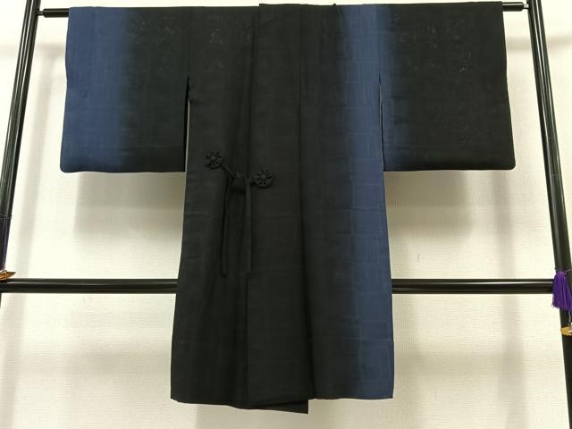 平和屋着物▽道中着 スリーシーズン 春夏秋 塵除け 霞文 暈し染め 黒地 正絹 逸品 AAAY9413jh