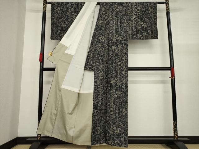 平和屋着物●上質な紬 樹林文 黒地 正絹 逸品 AAAY9851ck