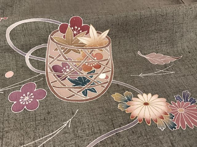 平和屋着物●訪問着　作家物　紬地　流水に花篭　柳煤竹色地　暈し染め　金彩　正絹　逸品　AAAY9927np